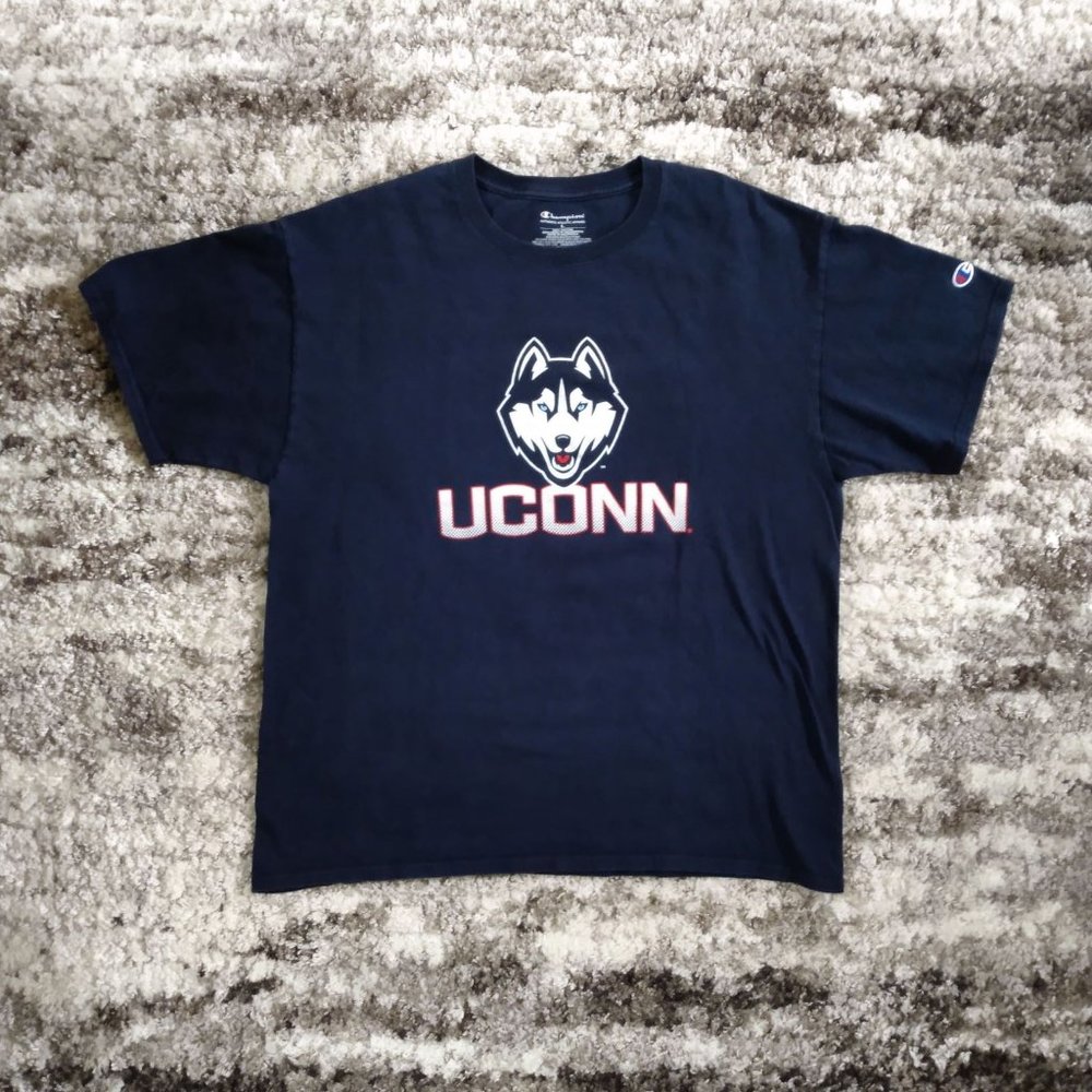 Large Uconn Shirt
